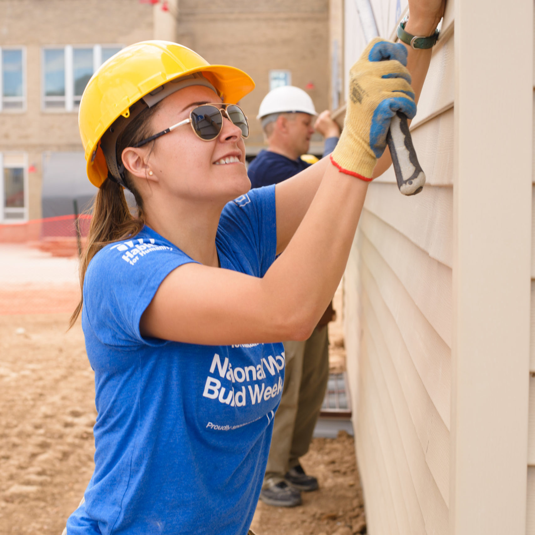 2017-05-13 Woman hammering 4 2017-05-13 Woman hammering 4